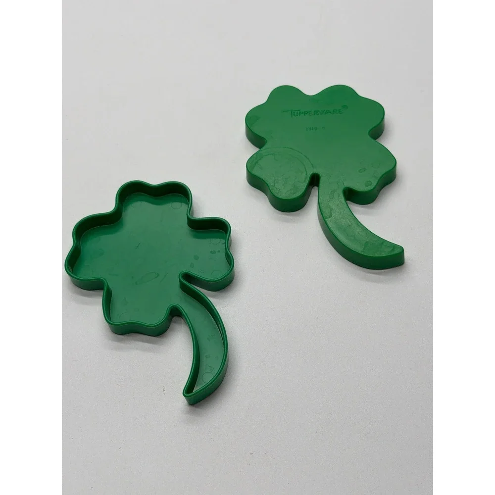 Tupperware vintage shamrock
